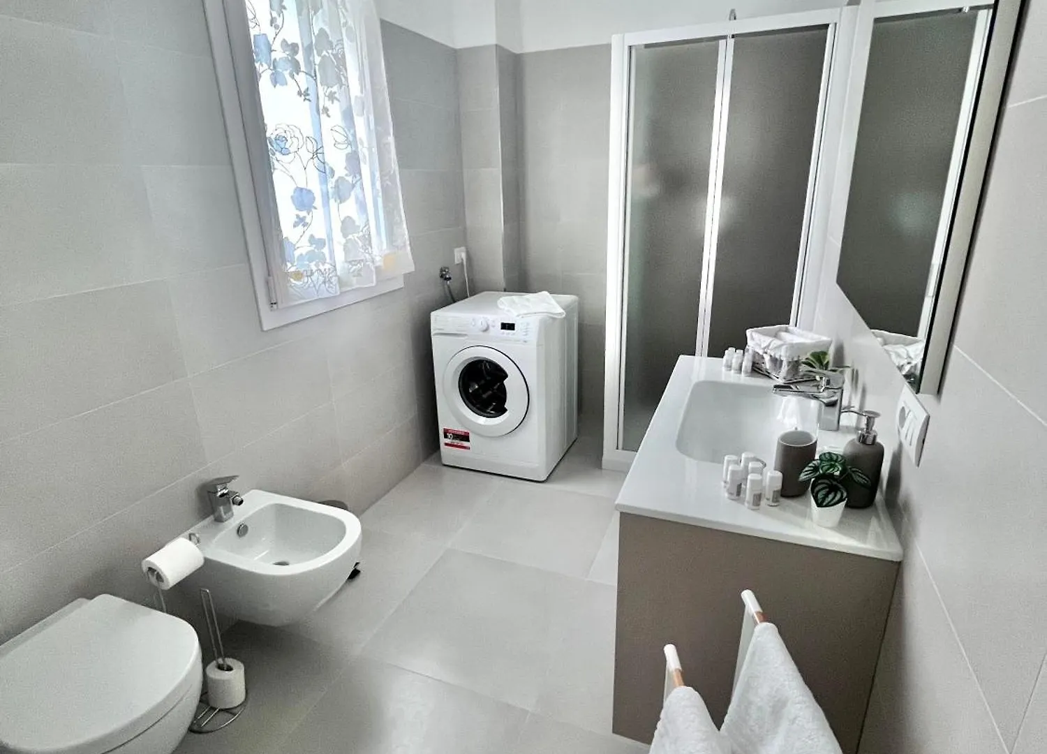 Casa Vacanze Sofy & Marty Cattolica Apartment